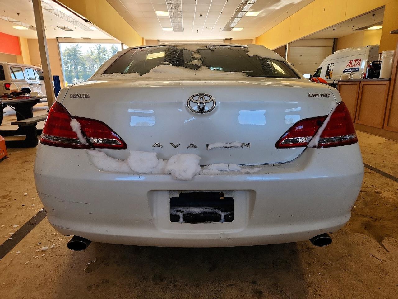 2006 TOYOTA AVALON XL photo 16