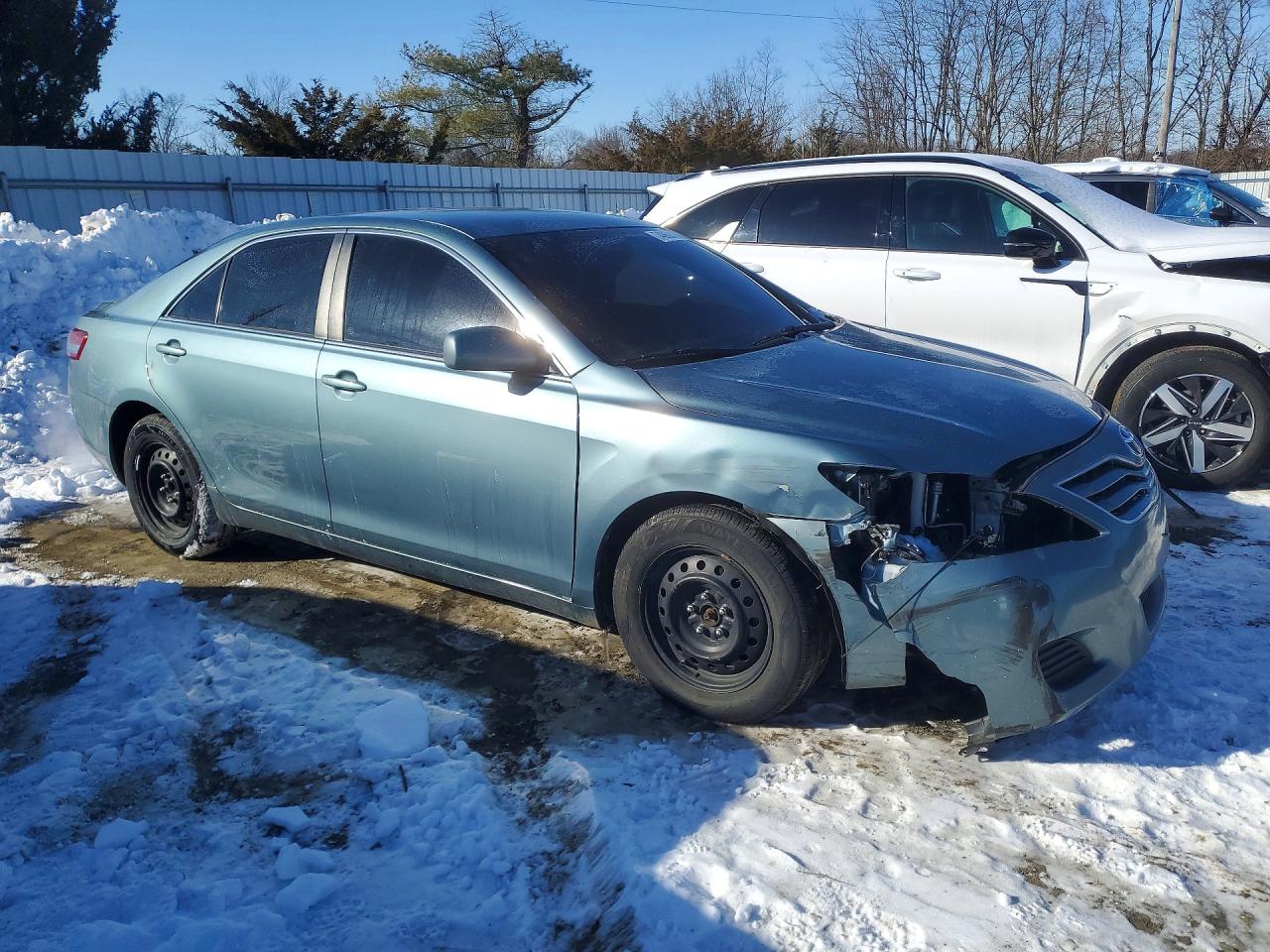 2010 TOYOTA CAMRY LE photo 4