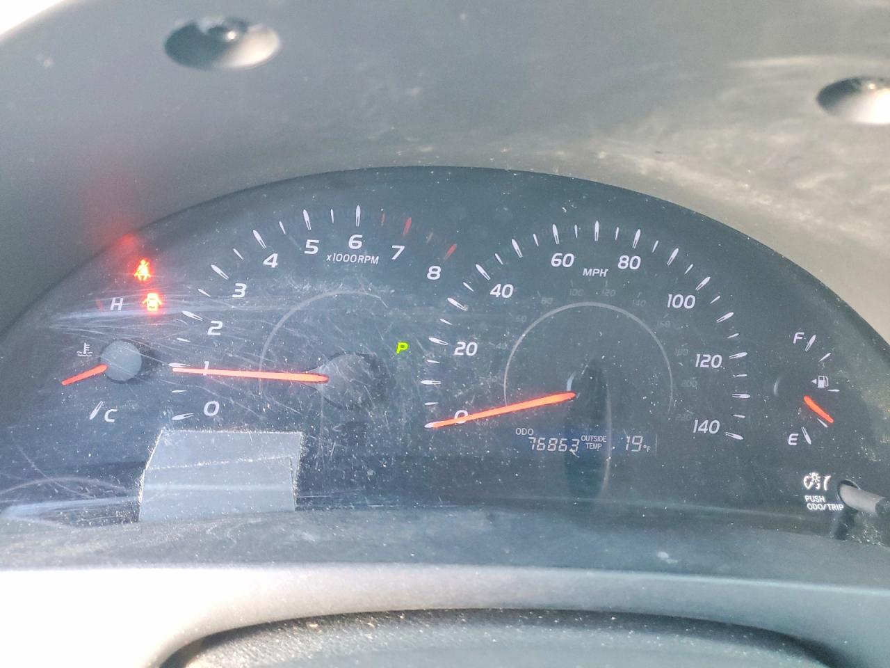 2010 TOYOTA CAMRY LE photo 9