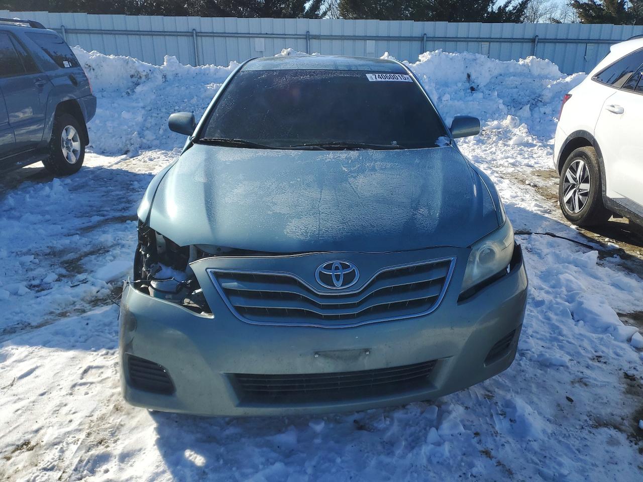 2010 TOYOTA CAMRY LE photo 5