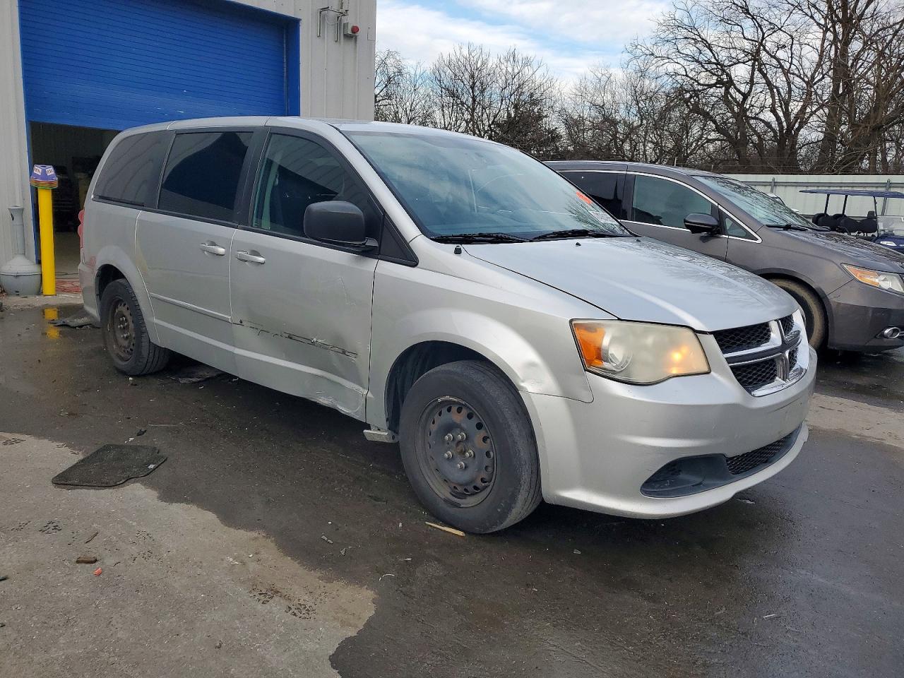 2011 DODGE GRAND CARAVAN EXPRESS photo 4