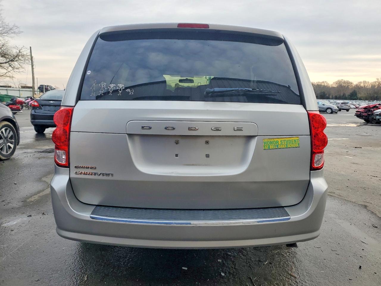 2011 DODGE GRAND CARAVAN EXPRESS photo 6