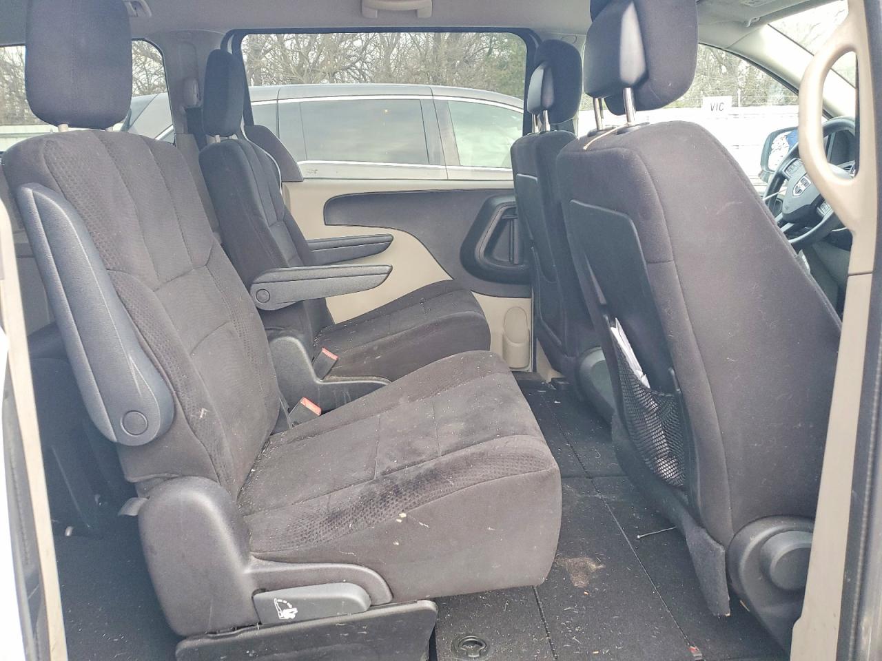 2011 DODGE GRAND CARAVAN EXPRESS photo 11