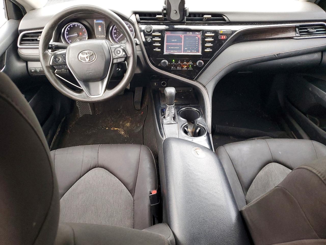 2019 TOYOTA CAMRY L photo 8
