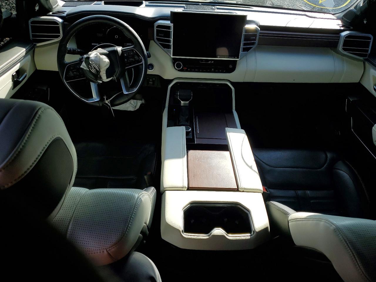 2023 TOYOTA SEQUOIA SR5 photo 8