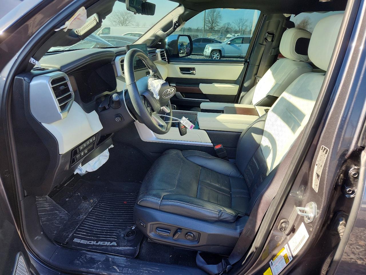 2023 TOYOTA SEQUOIA SR5 photo 7