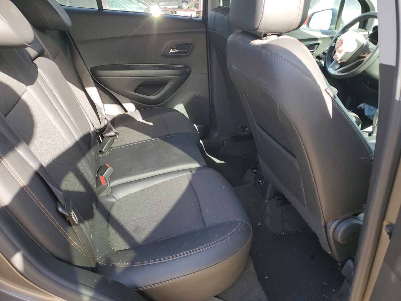 2022 CHEVROLET TRAX 1LT photo 11