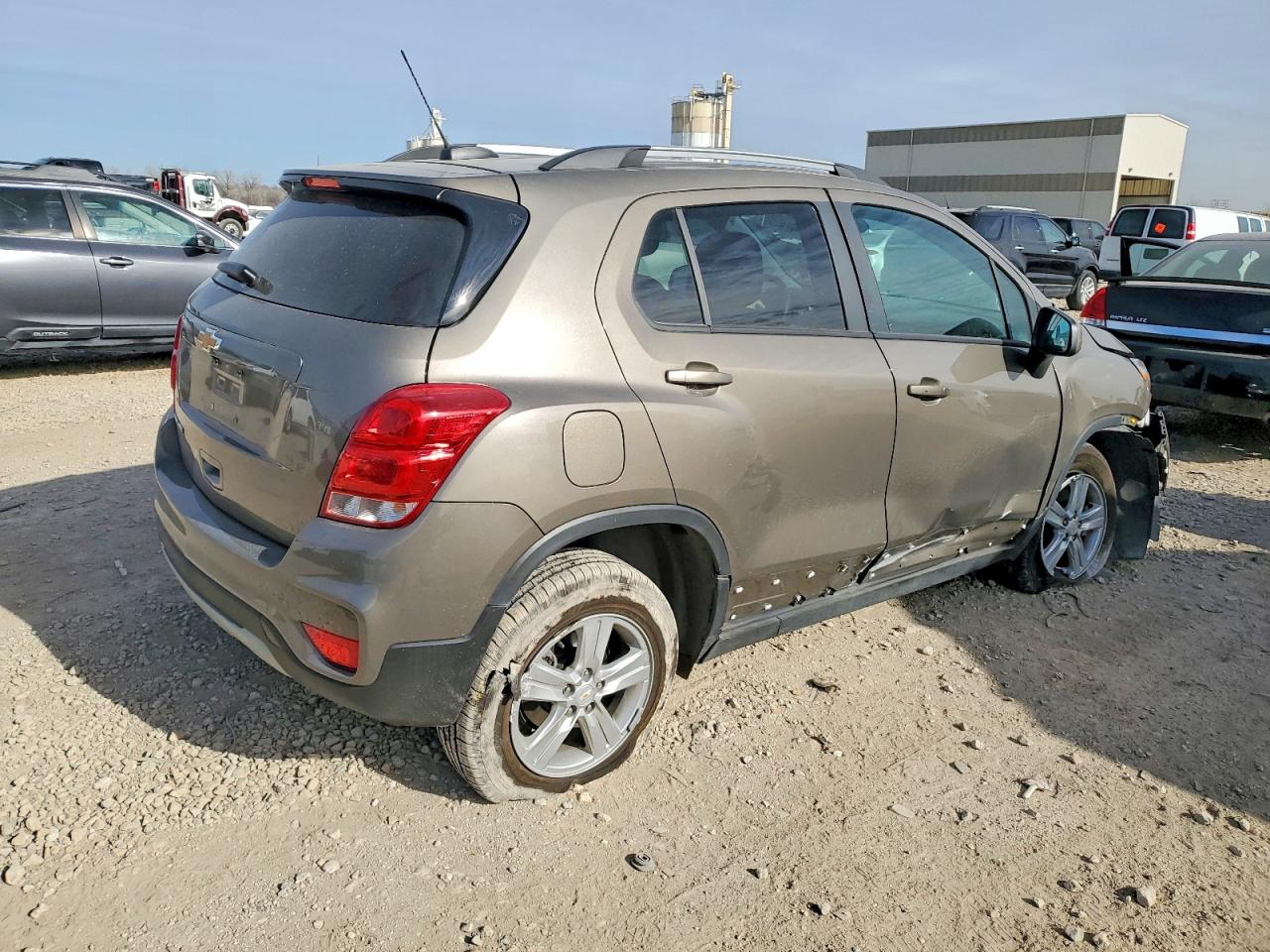 2022 CHEVROLET TRAX 1LT photo 3