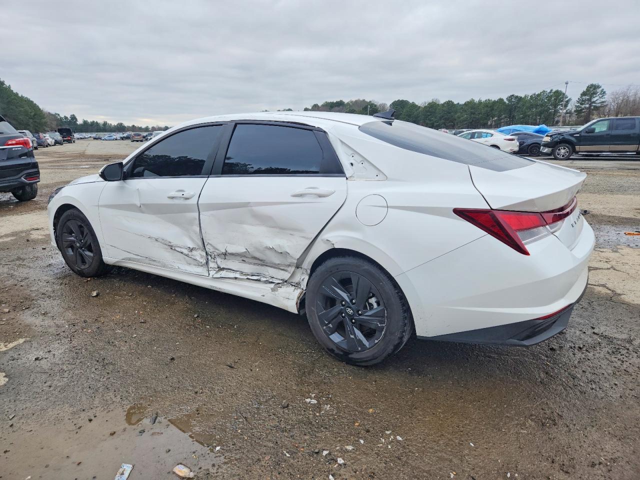 2023 HYUNDAI ELANTRA SEL photo 2