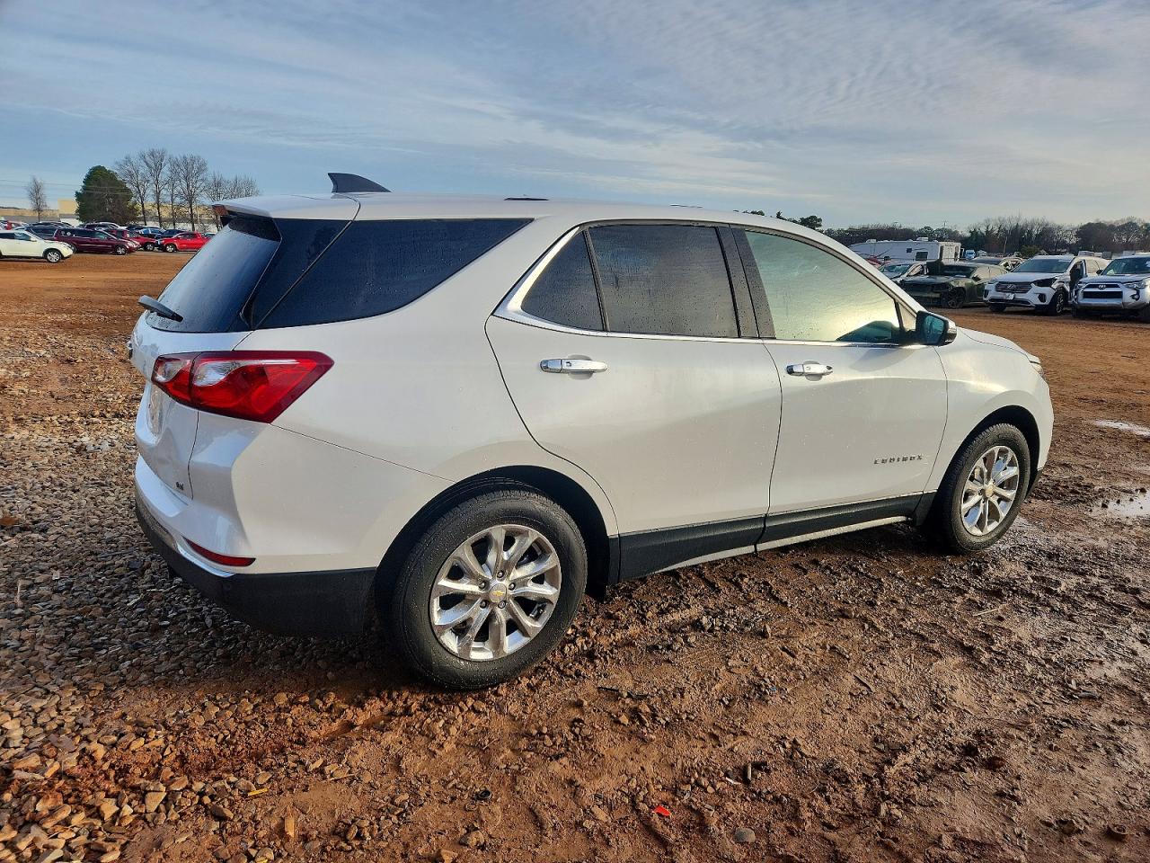 2019 CHEVROLET EQUINOX LT photo 3