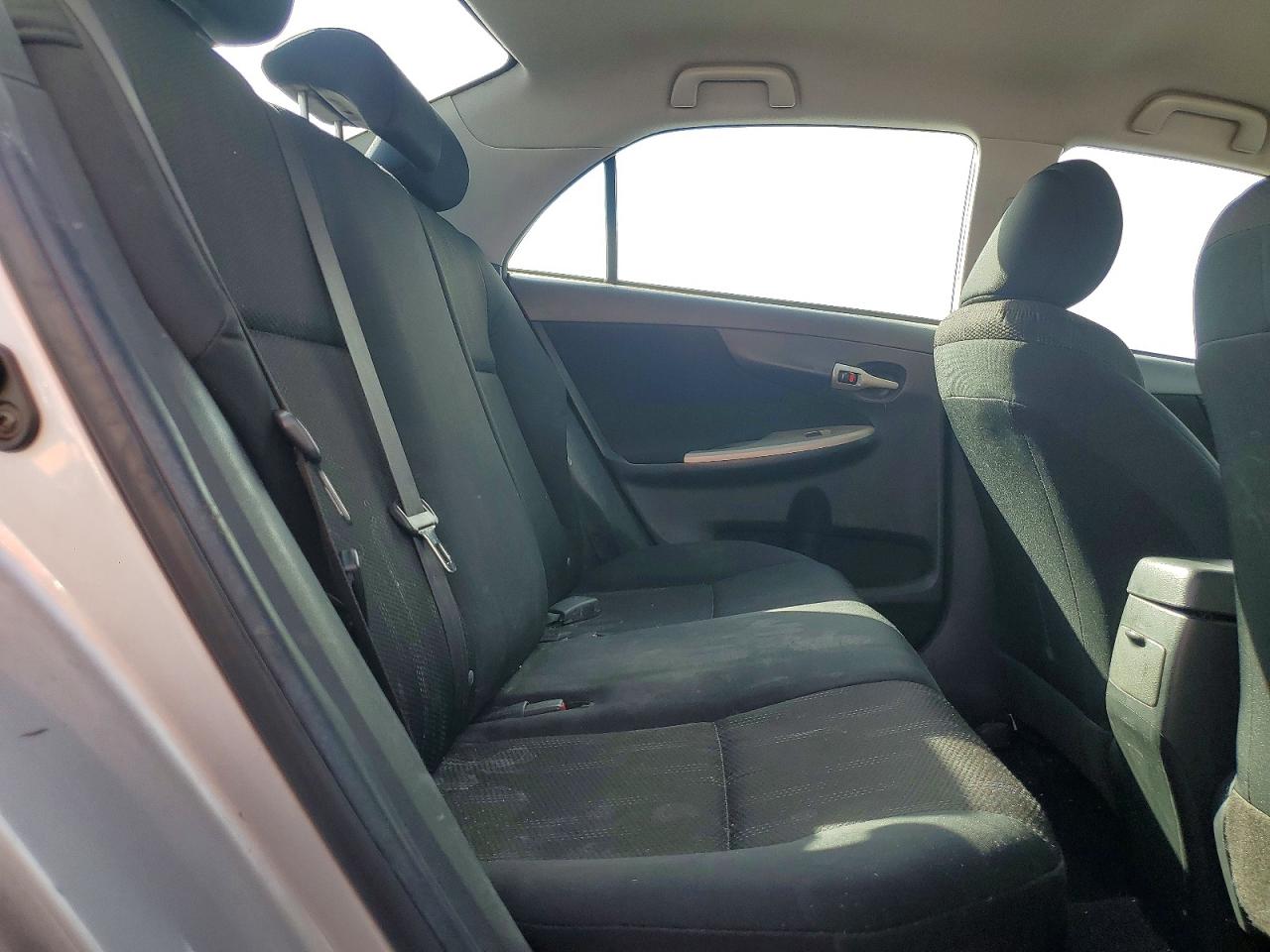2011 TOYOTA COROLLA BASE photo 10