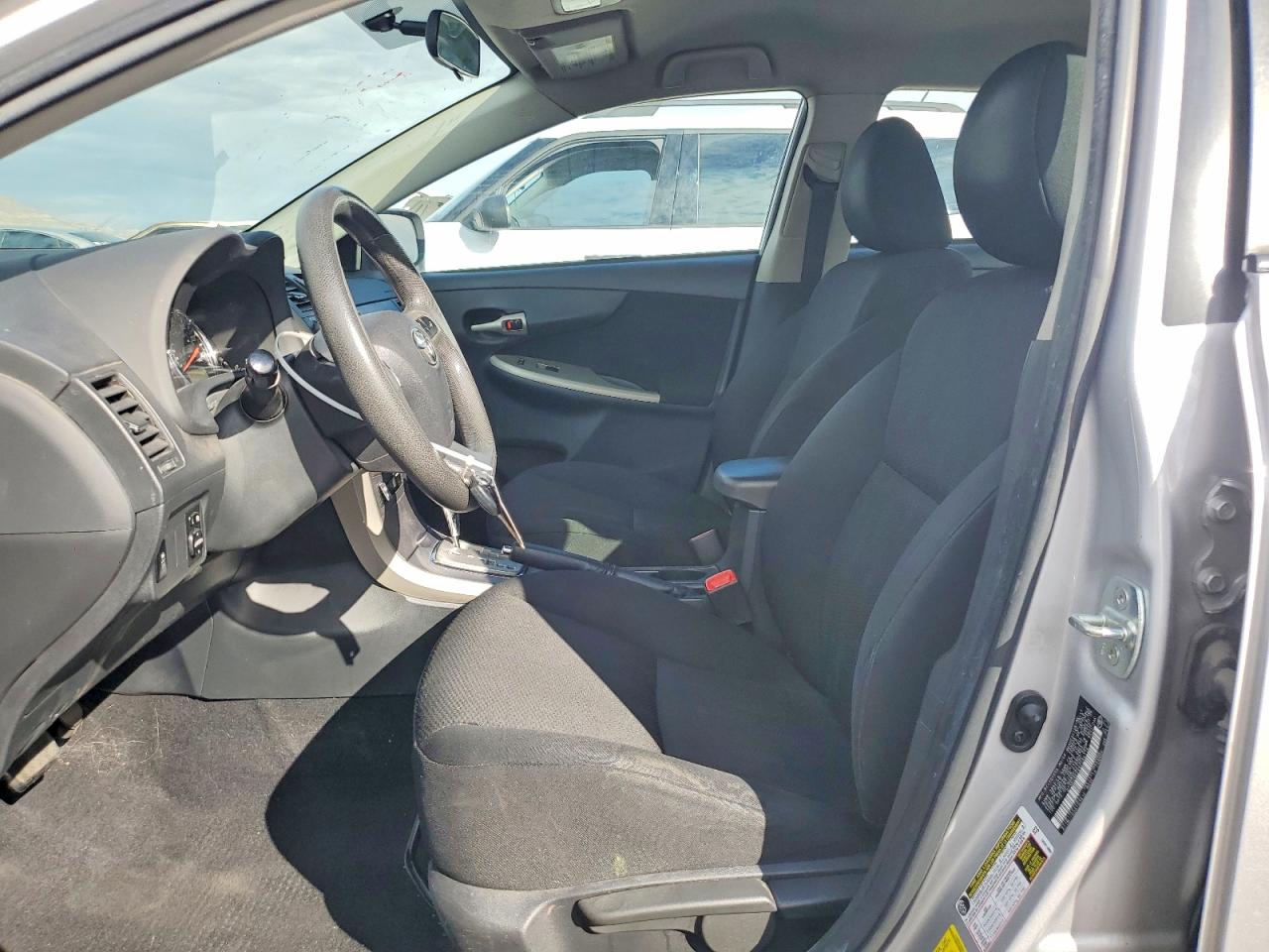 2011 TOYOTA COROLLA BASE photo 7