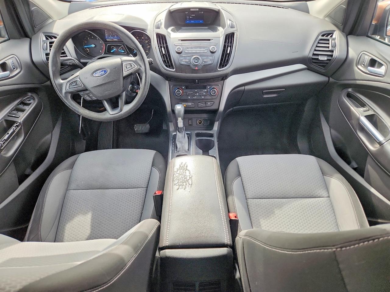 2017 FORD ESCAPE SE photo 8