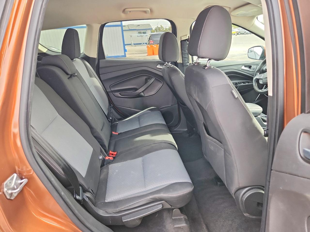 2017 FORD ESCAPE SE photo 10