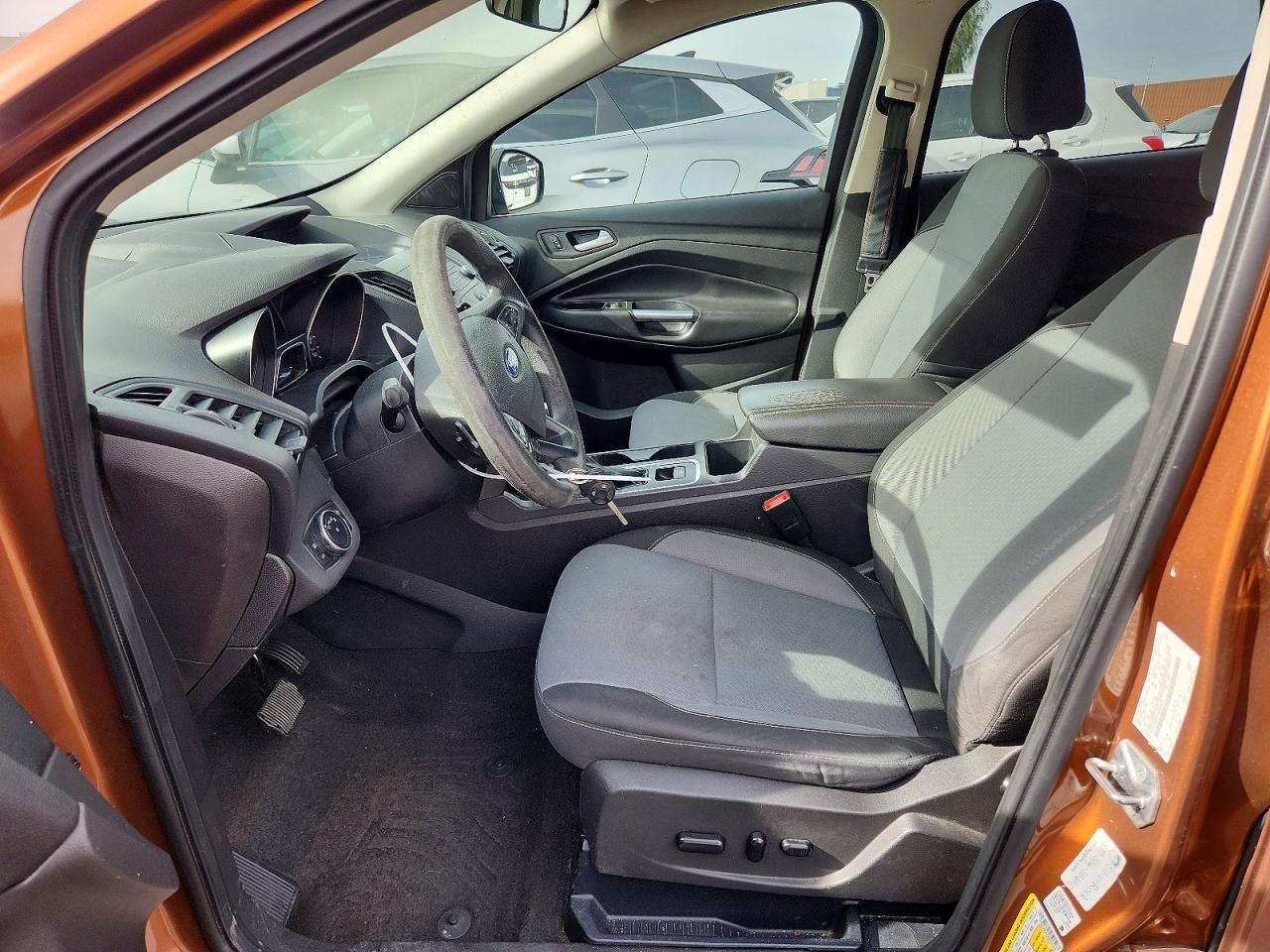 2017 FORD ESCAPE SE photo 7