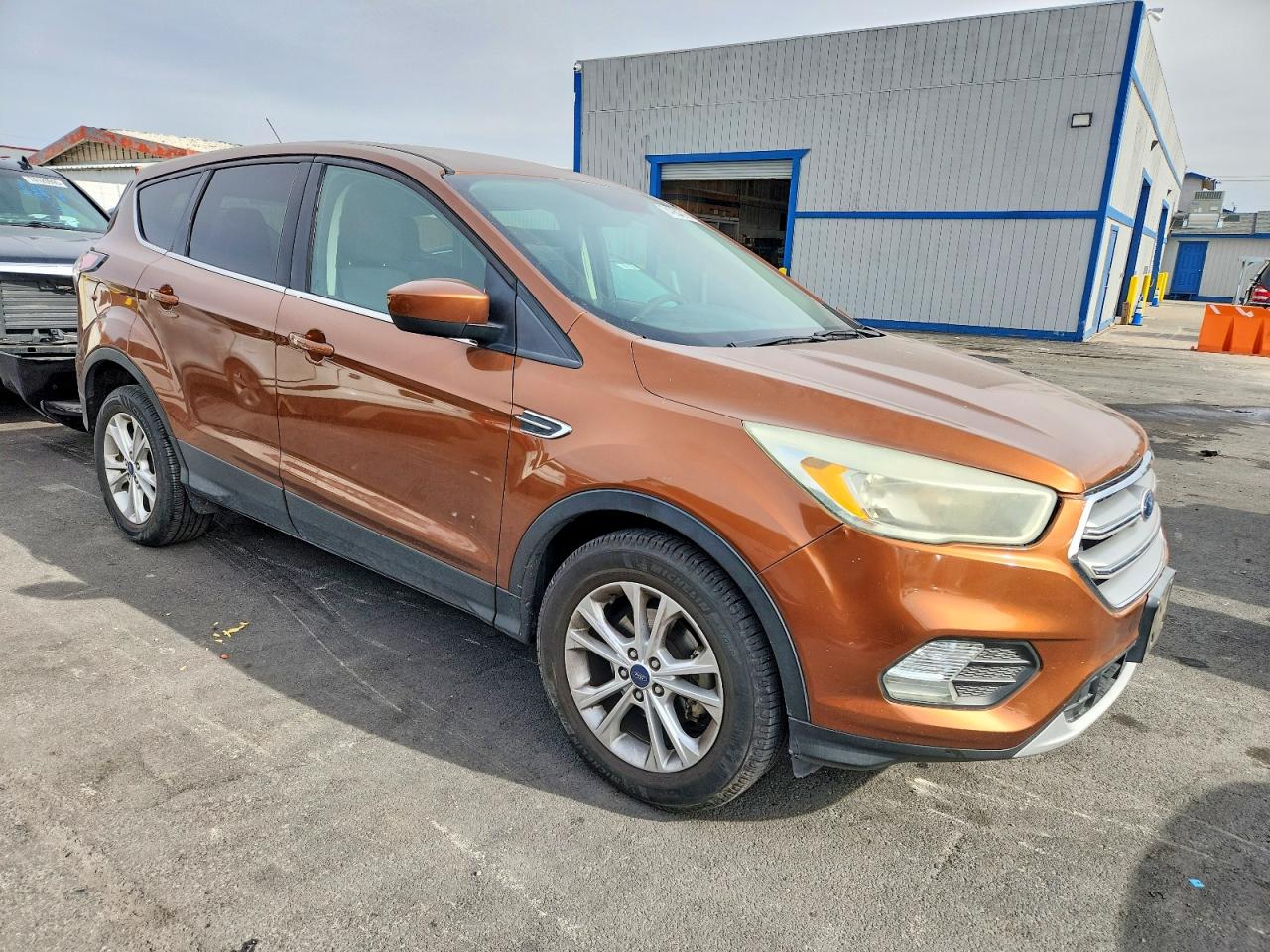 2017 FORD ESCAPE SE photo 4
