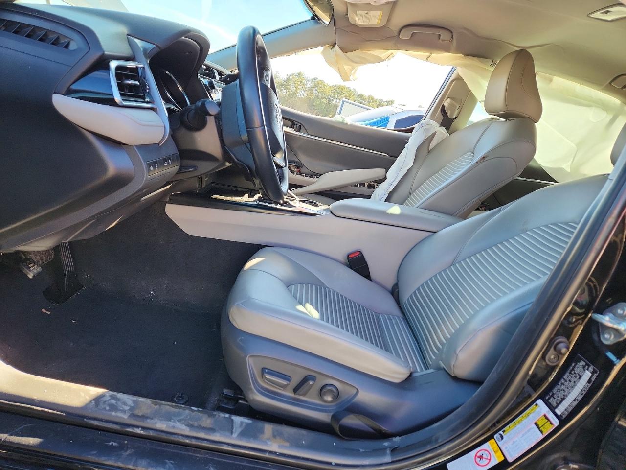 2018 TOYOTA CAMRY SE photo 7