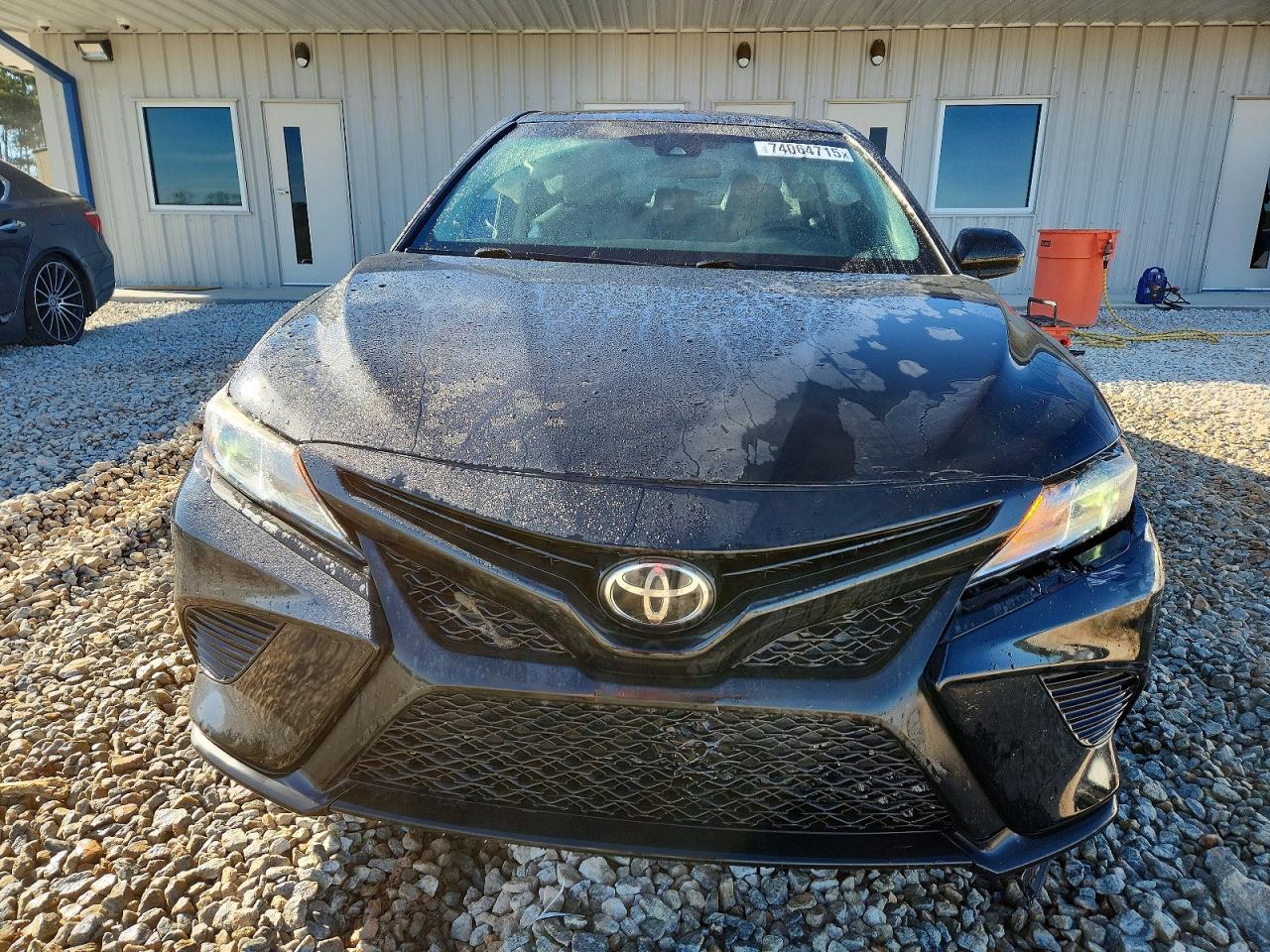 2018 TOYOTA CAMRY SE photo 5