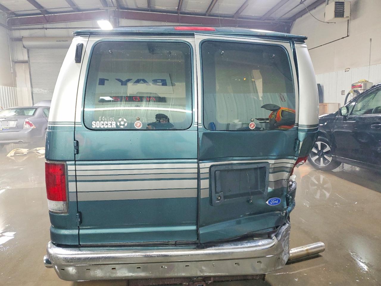 1995 FORD ECONOLINE E150 VAN photo 11