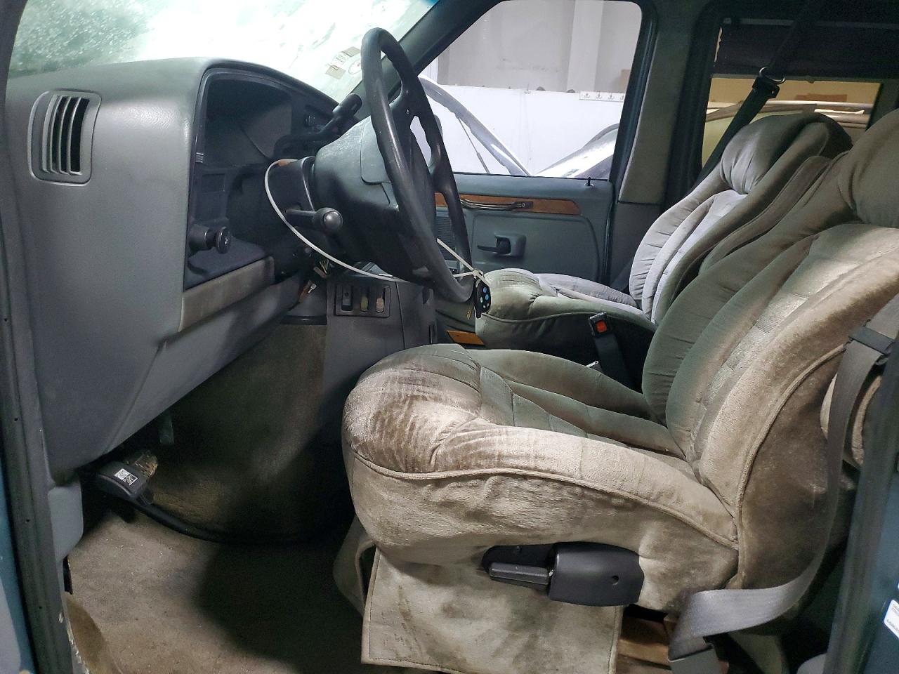 1995 FORD ECONOLINE E150 VAN photo 13