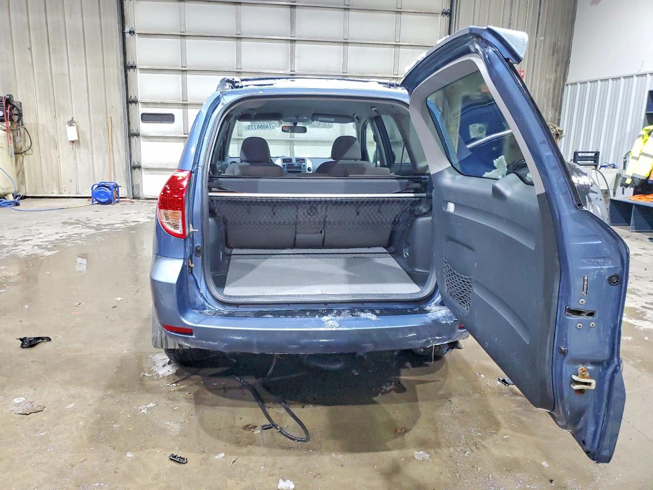 2008 TOYOTA RAV4 BASE photo 6