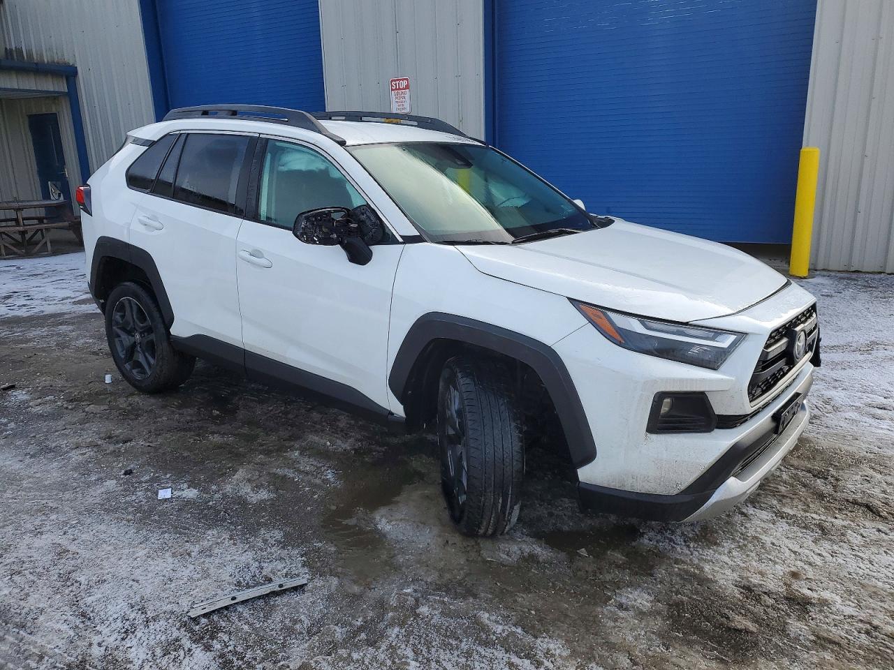 2022 TOYOTA RAV4 ADVENTURE photo 4