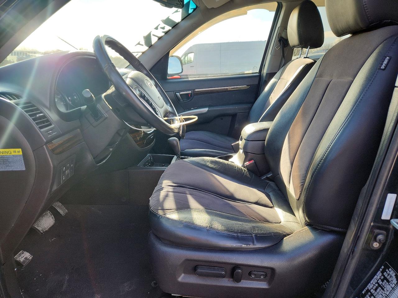 2011 HYUNDAI SANTA FE SE photo 13