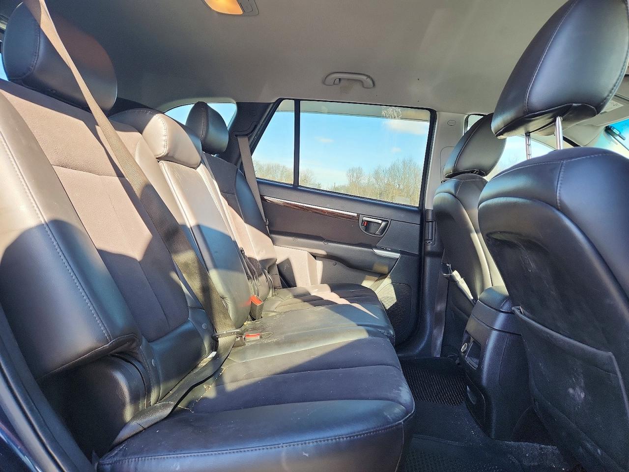 2011 HYUNDAI SANTA FE SE photo 19