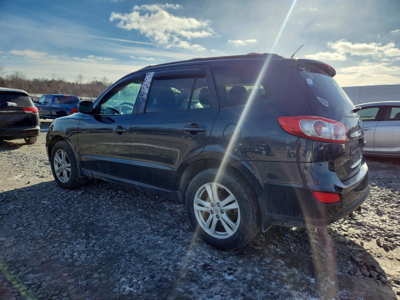2011 HYUNDAI SANTA FE SE photo 3