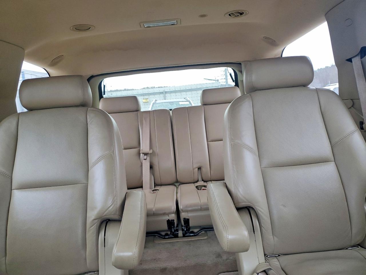 2010 CADILLAC ESCALADE photo 19