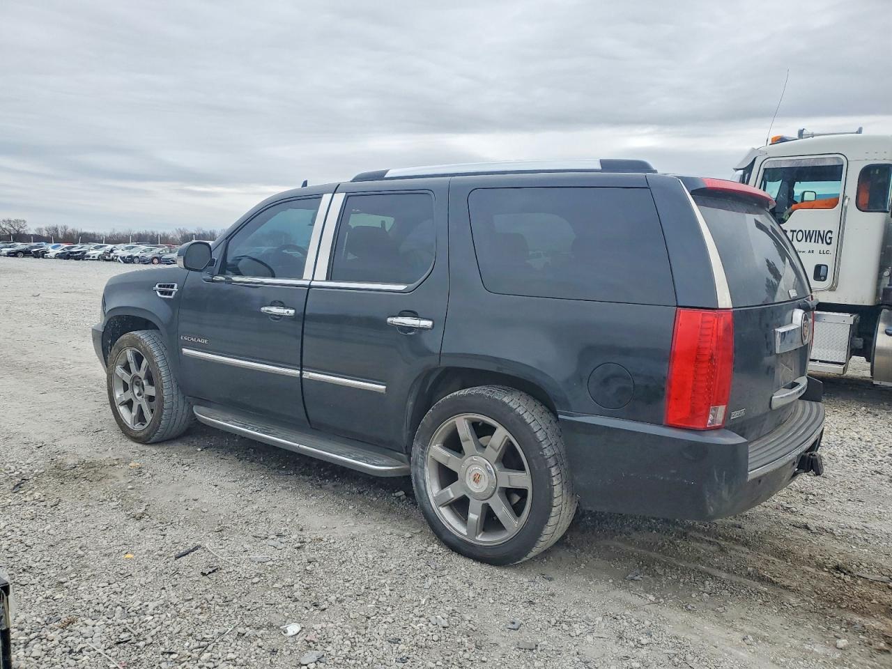 2010 CADILLAC ESCALADE photo 3