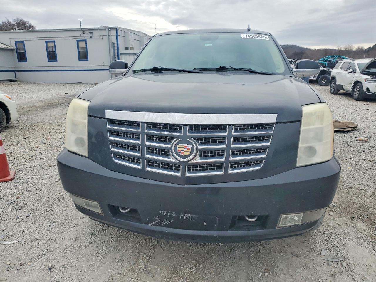 2010 CADILLAC ESCALADE photo 9