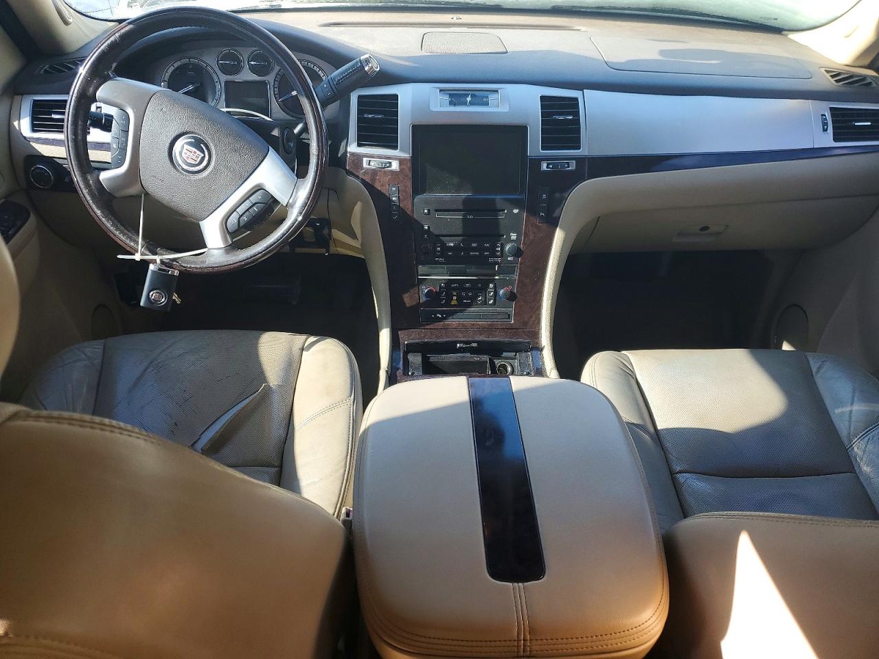 2010 CADILLAC ESCALADE photo 15