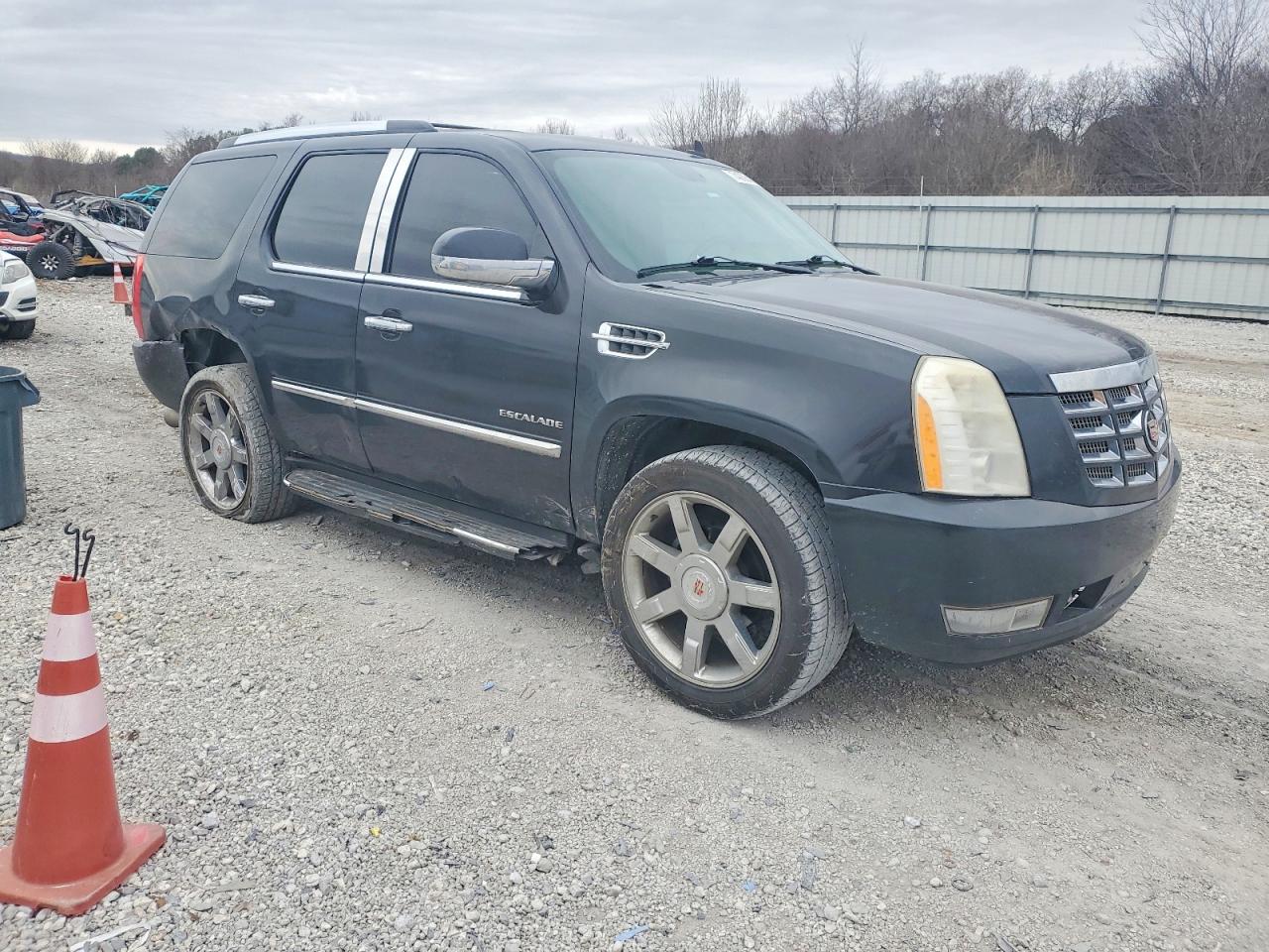 2010 CADILLAC ESCALADE photo 7