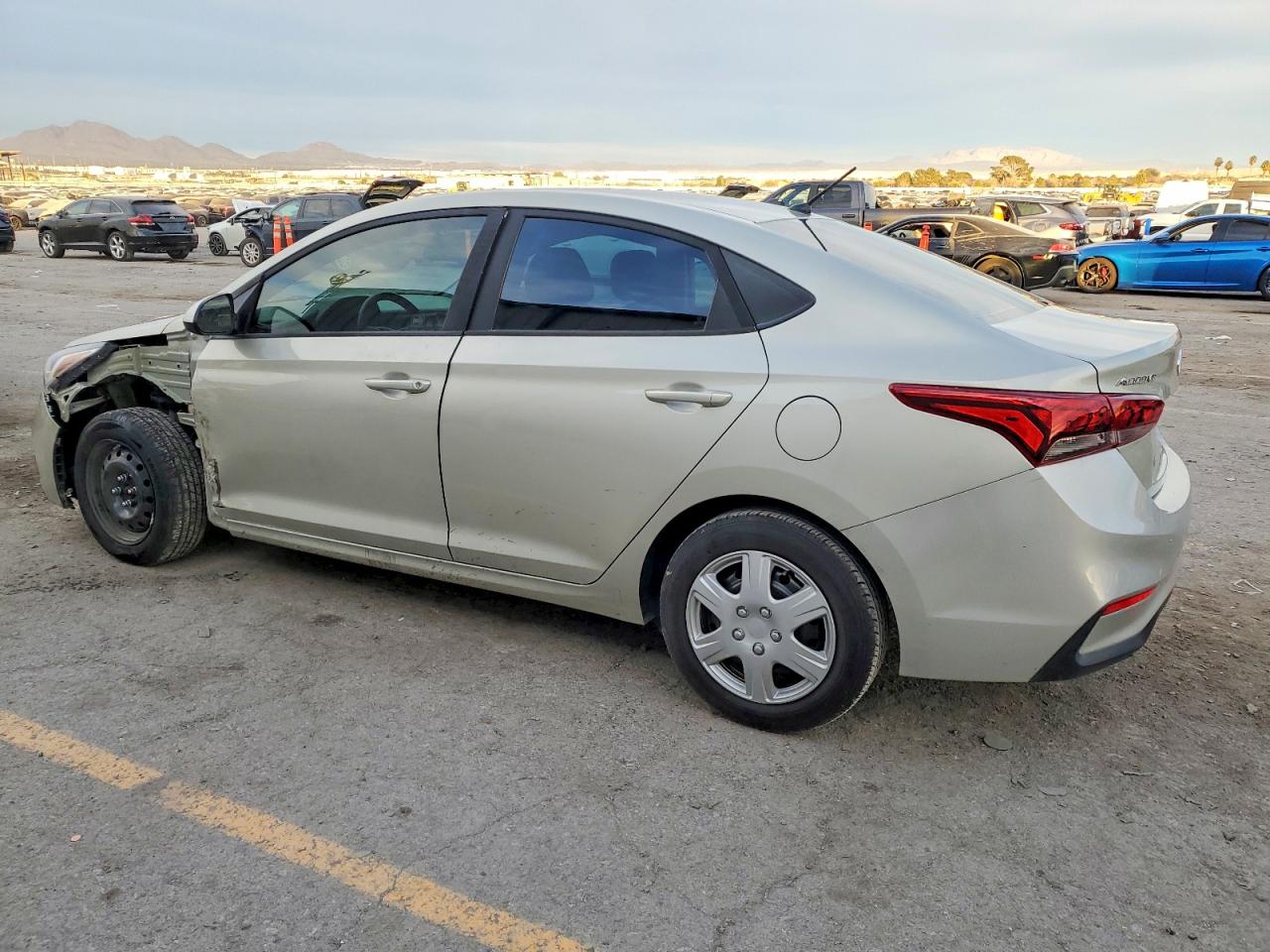 2019 HYUNDAI ACCENT SE photo 3