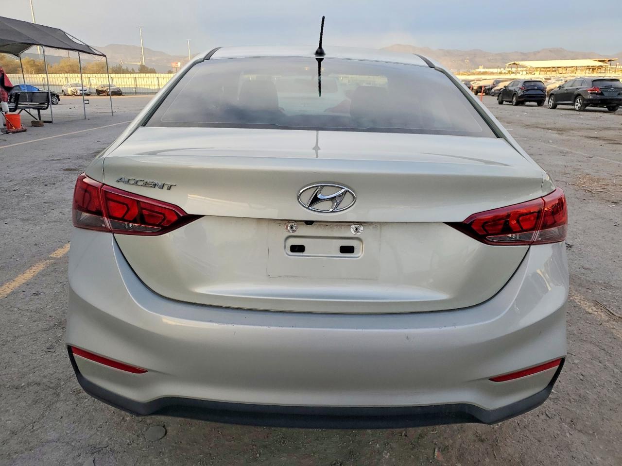 2019 HYUNDAI ACCENT SE photo 11