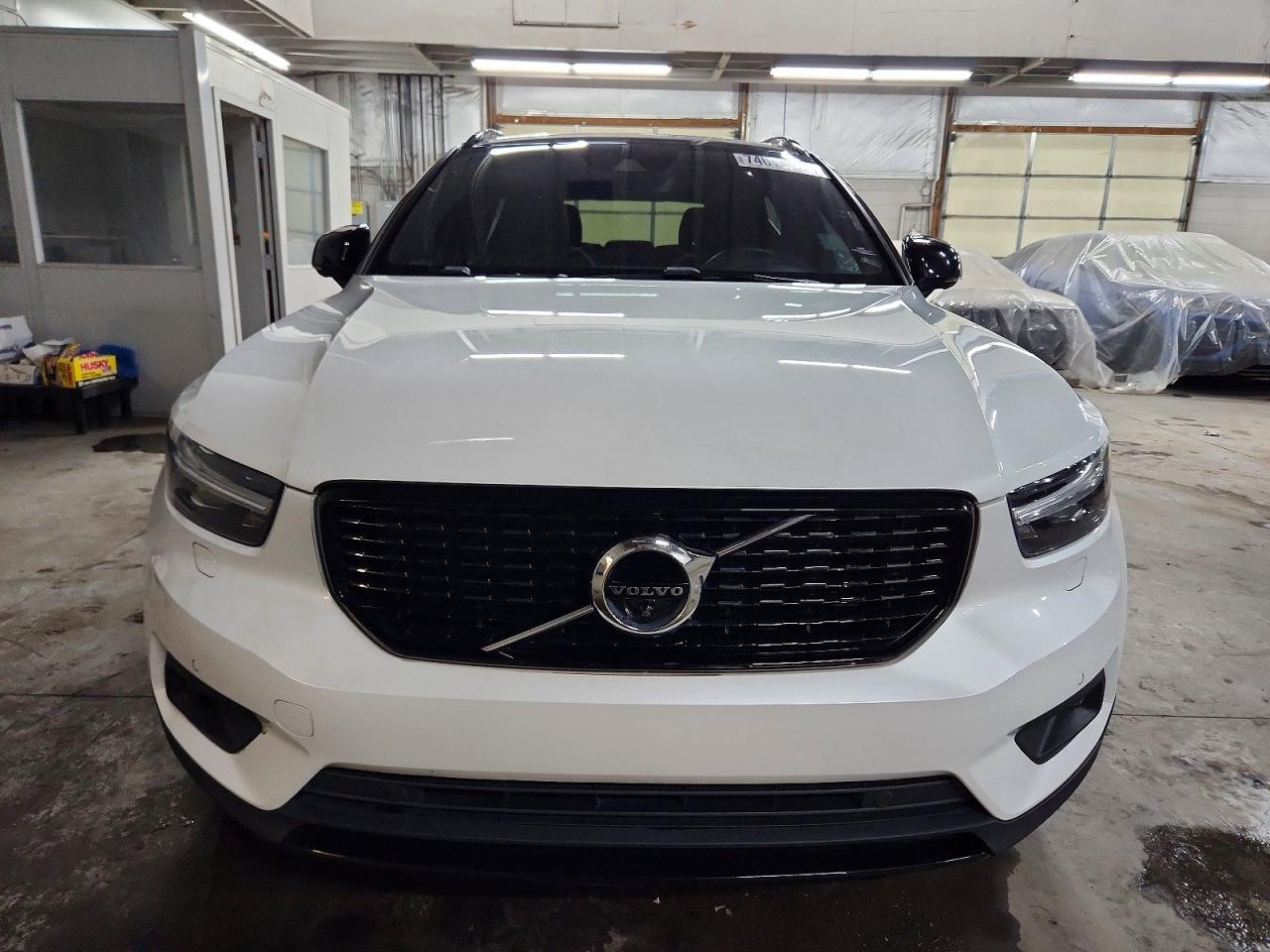 2022 VOLVO XC40 T5 R-DESIGN photo 5