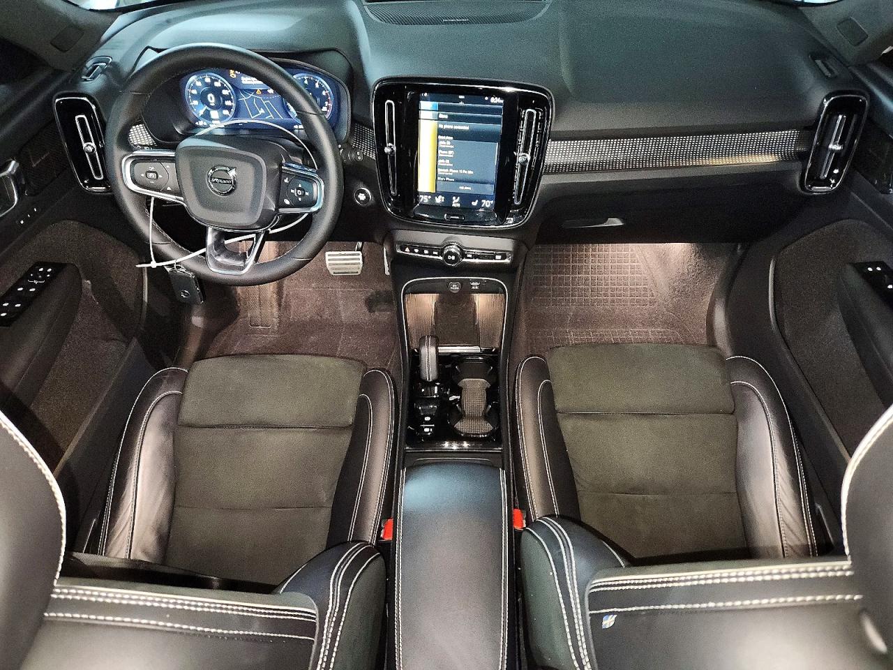 2022 VOLVO XC40 T5 R-DESIGN photo 8