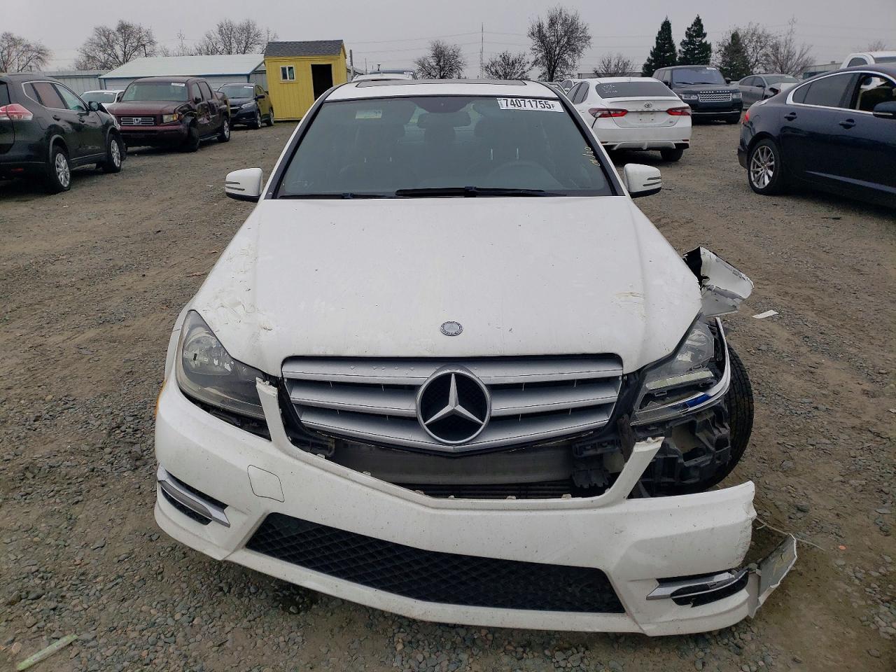 2013 MERCEDES-BENZ C 250 photo 9