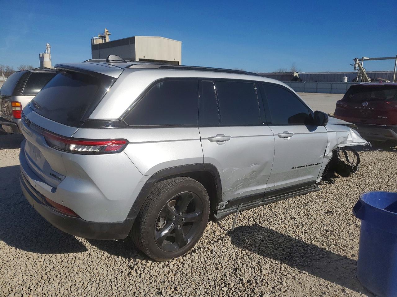 2024 JEEP GRAND CHEROKEE LIMITED photo 3