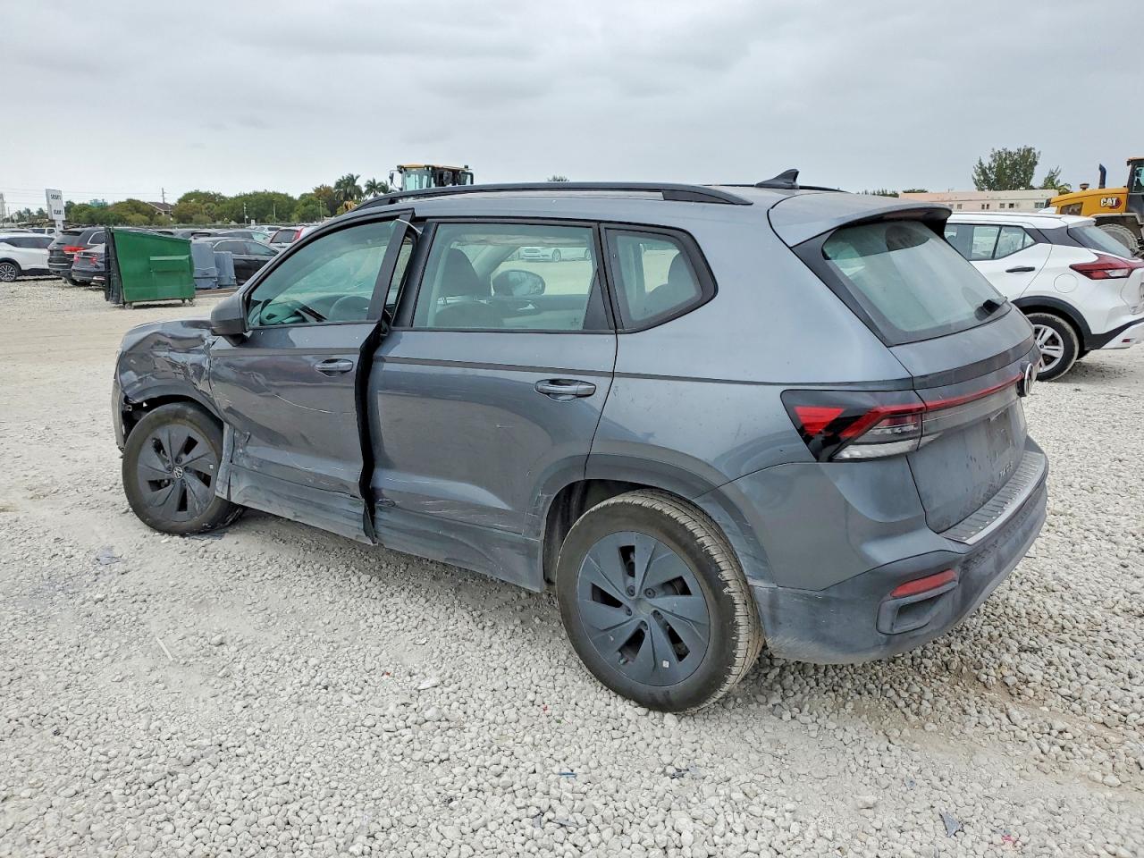2025 VOLKSWAGEN TAOS S photo 2