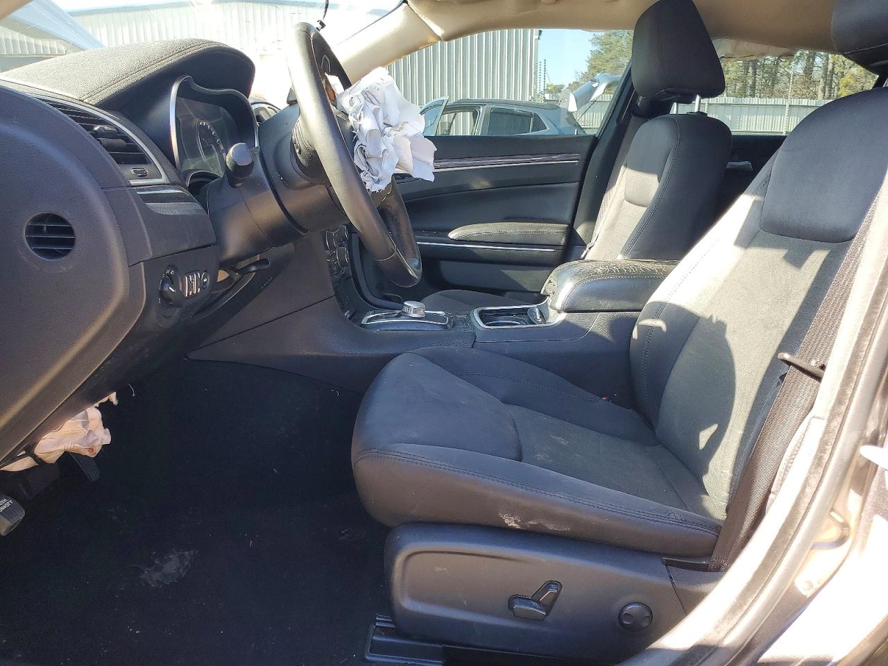 2022 CHRYSLER 300 TOURING photo 13