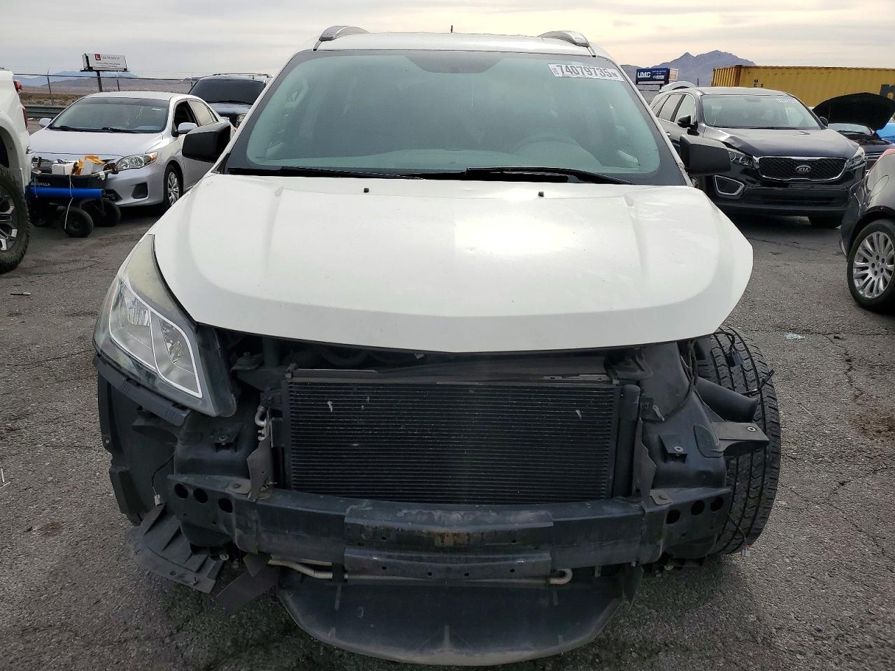 2014 CHEVROLET TRAVERSE LS photo 9