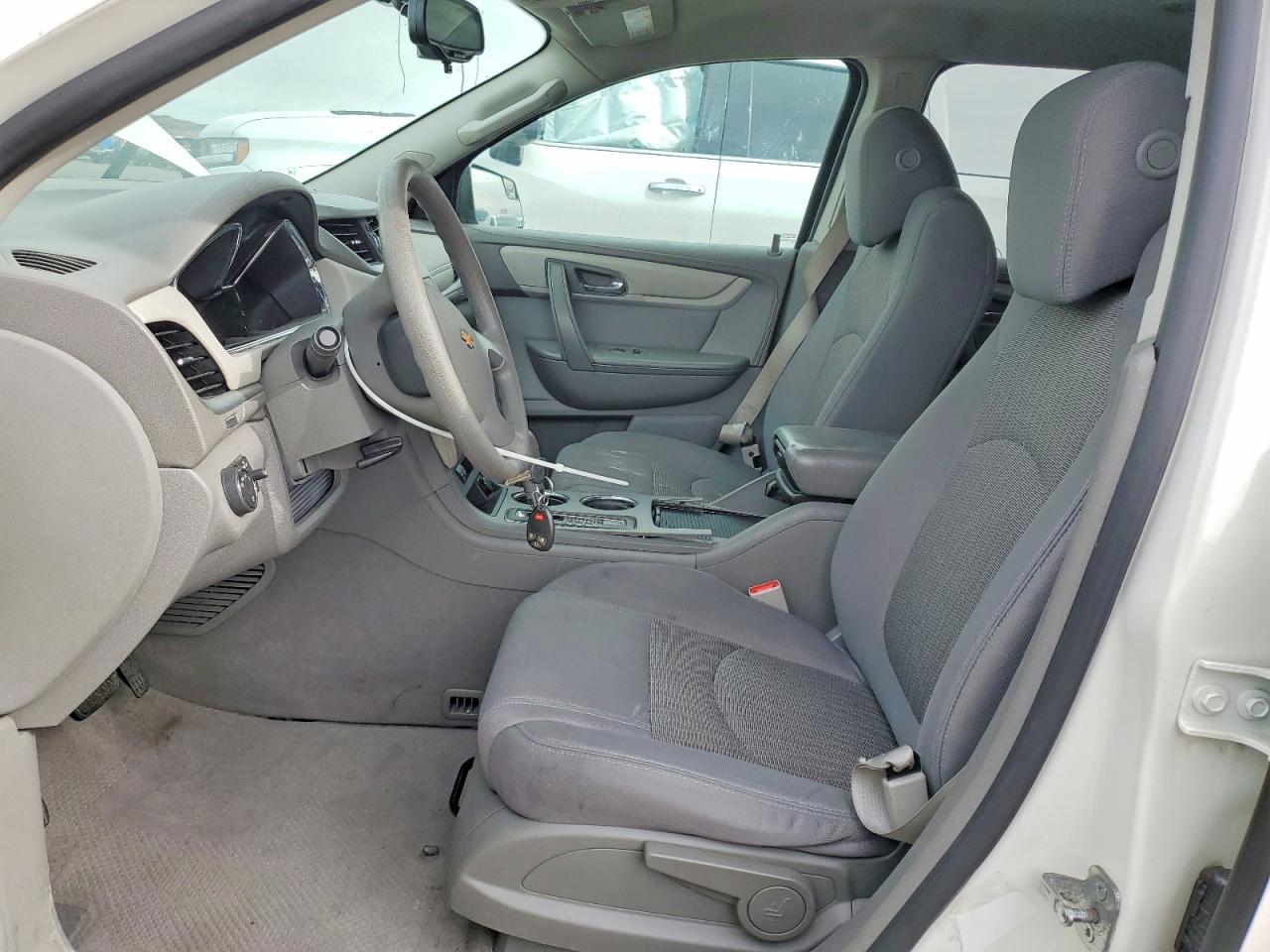 2014 CHEVROLET TRAVERSE LS photo 13