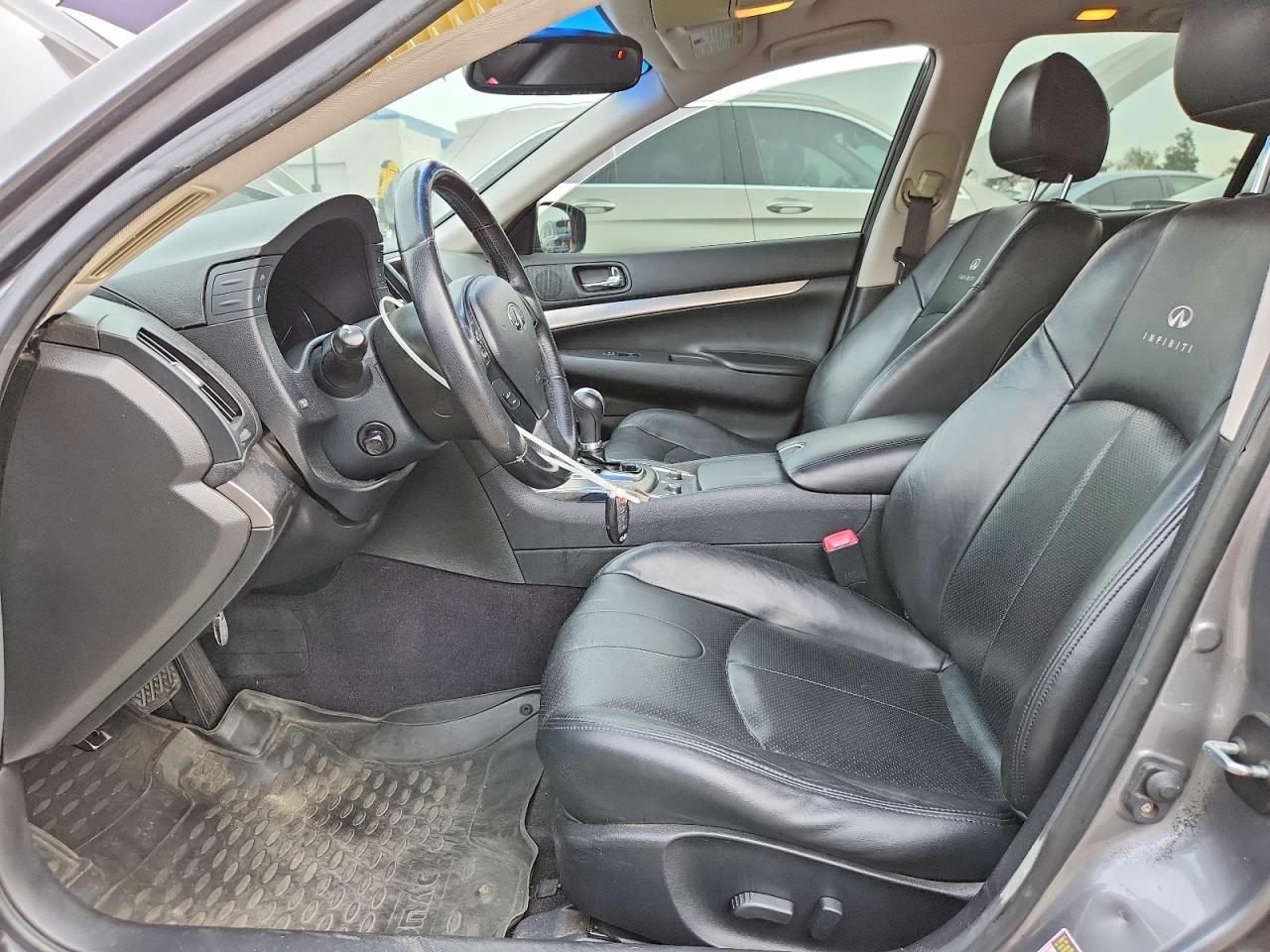 2010 INFINITI G37 BASE photo 13