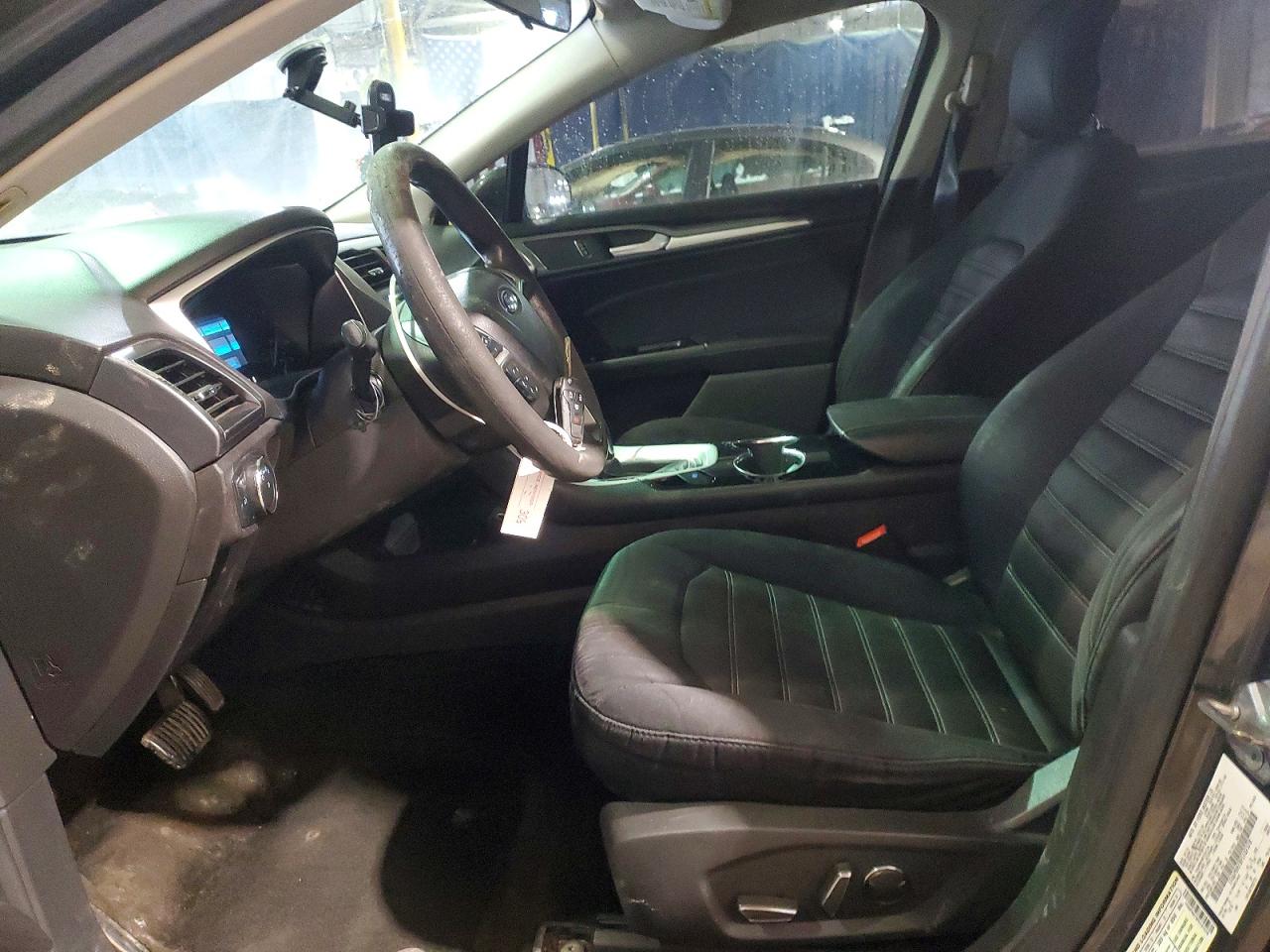 2015 FORD FUSION SE photo 13