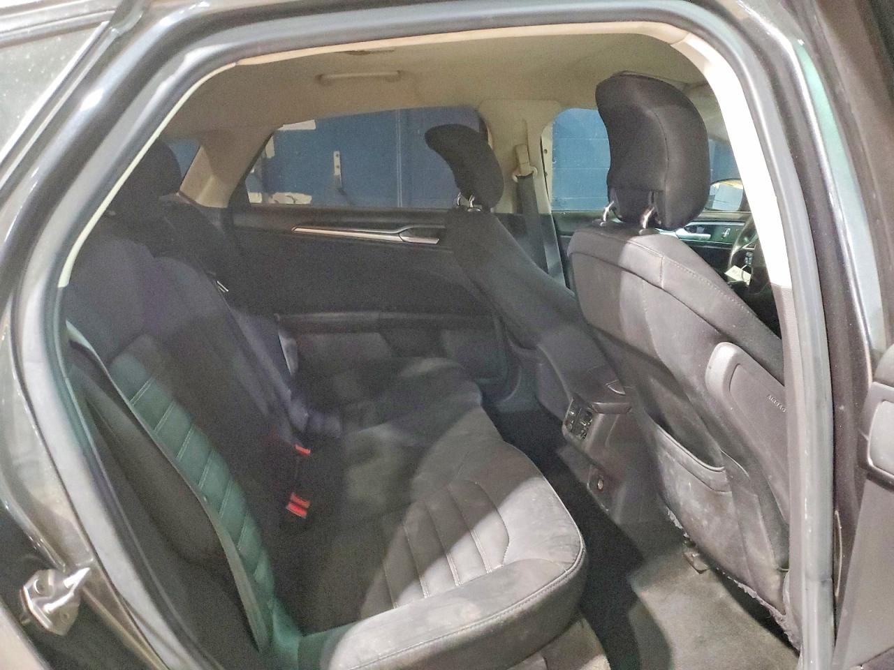 2015 FORD FUSION SE photo 19