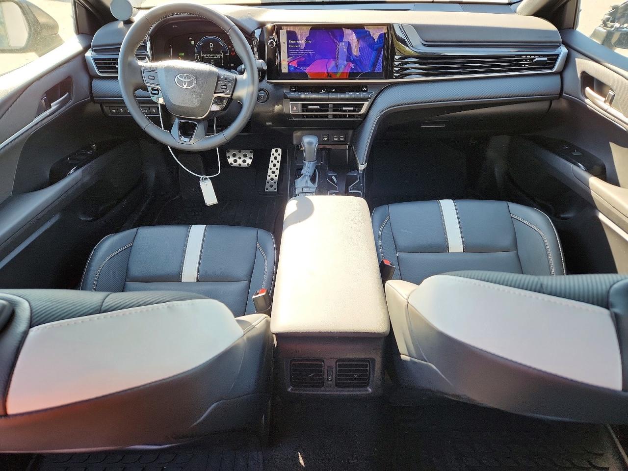2025 TOYOTA CAMRY SE photo 8