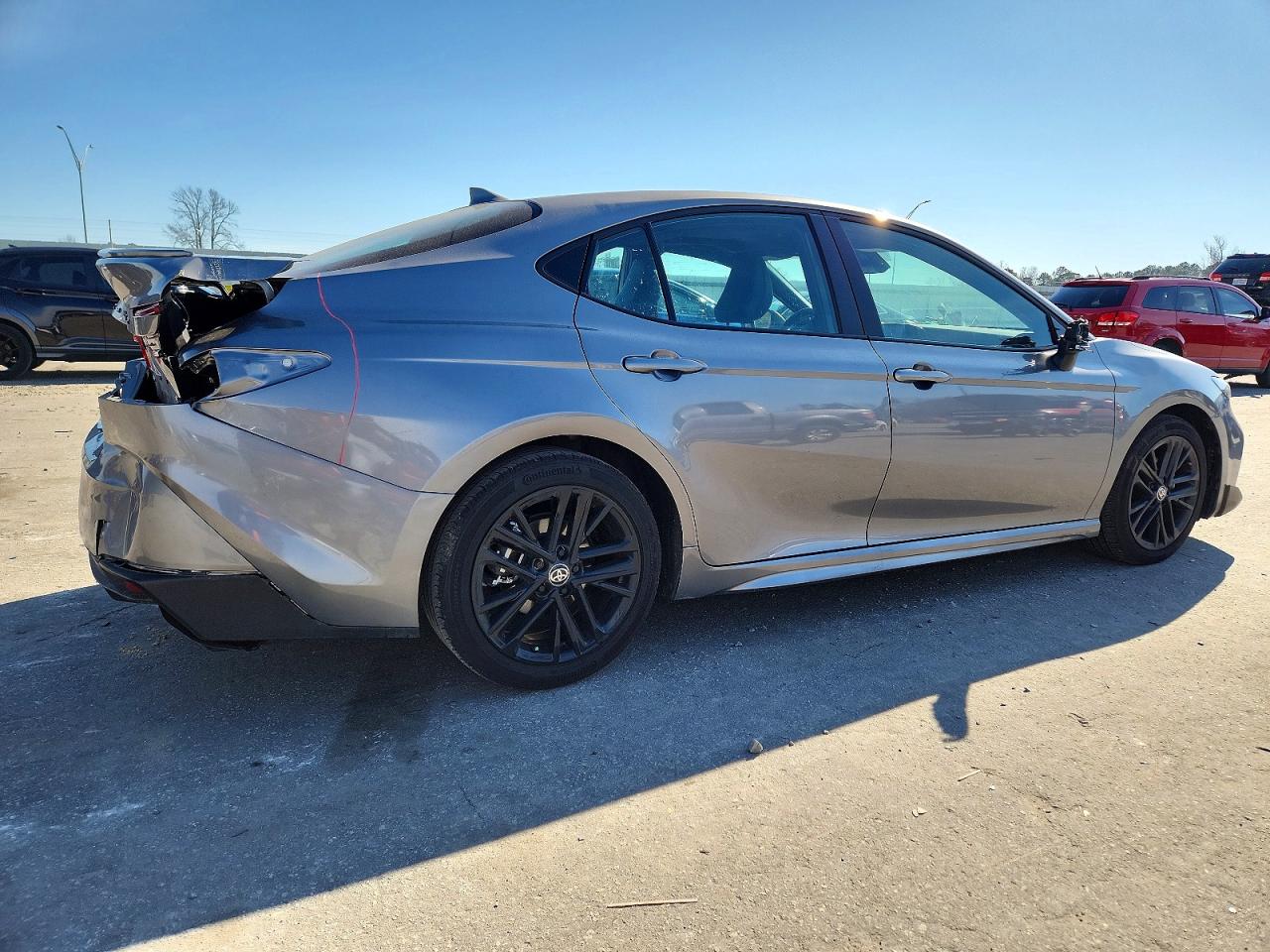 2025 TOYOTA CAMRY SE photo 3