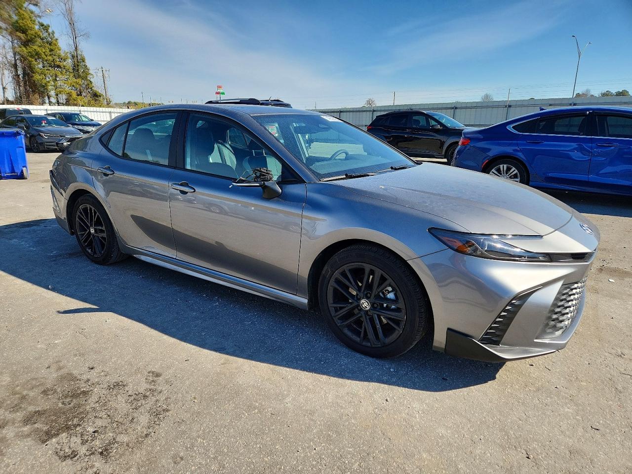 2025 TOYOTA CAMRY SE photo 4